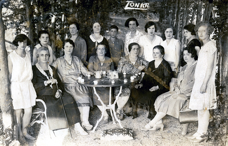 Sephardic tea time