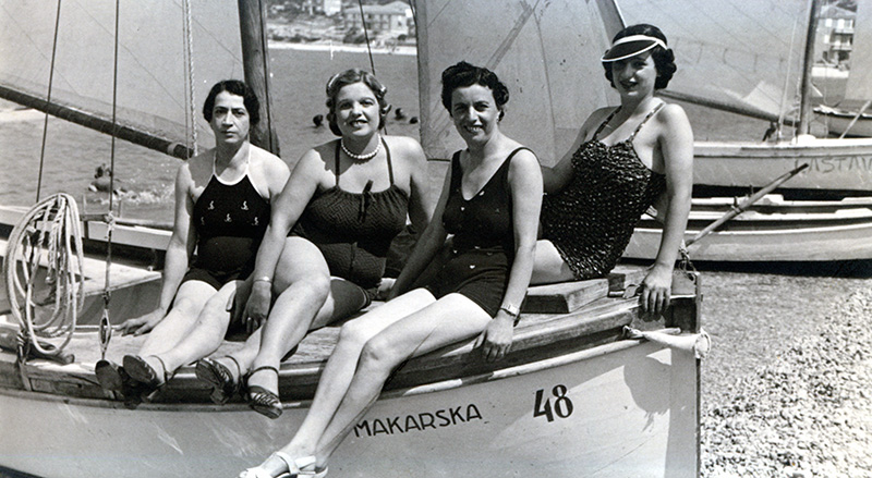 Sephardic ladies on boat