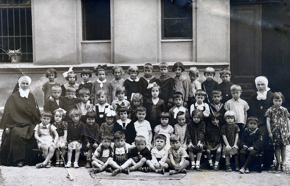 Al's elementary school photograph from Sveti (St.) Augustin. Al sits in the middle of the second row.